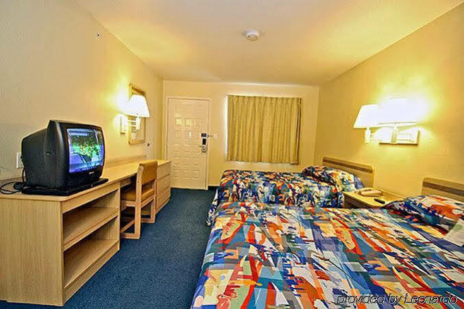 Motel 6-Kingman, Az - Route 66 East מראה חיצוני תמונה