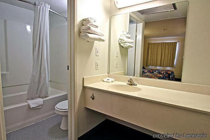Motel 6-Kingman, Az - Route 66 East מראה חיצוני תמונה